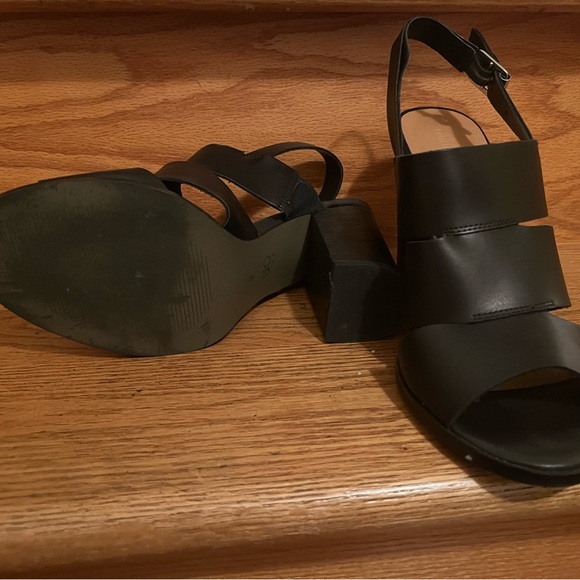Urban Outfitters Black Heels - Picture 5 of 6